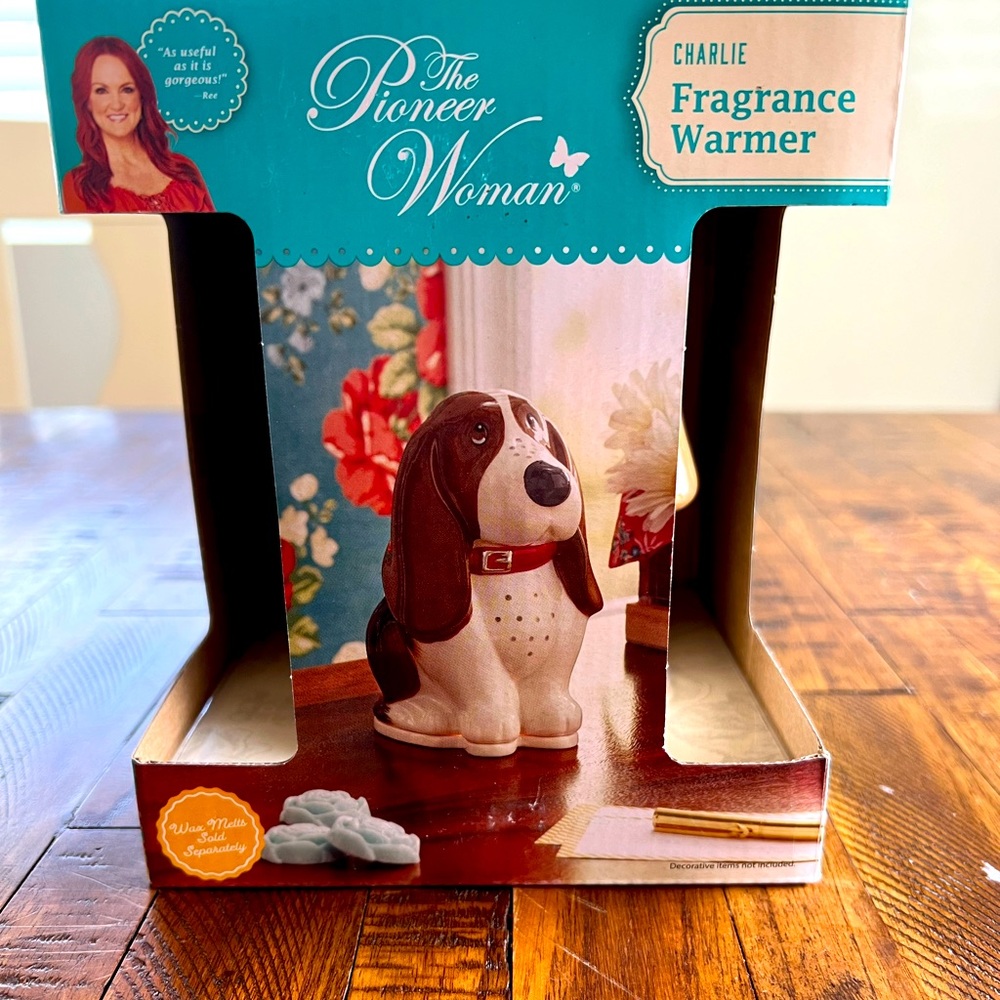 New! Pioneer Woman “Charlie” Fragrance Warner.